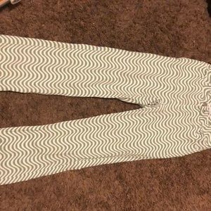 Cute green wavy jeans